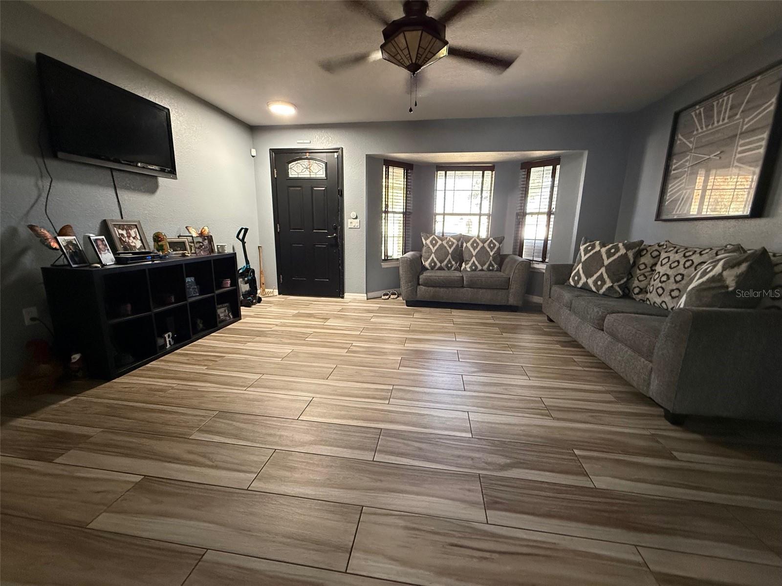 Image 3 of 9 For 710 Bluebill Place