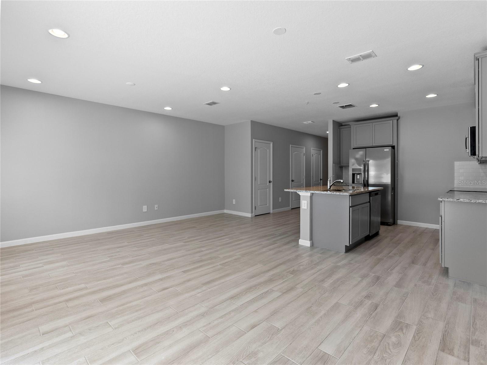 Image 10 of 34 For 463 Cape Honeysuckle Place