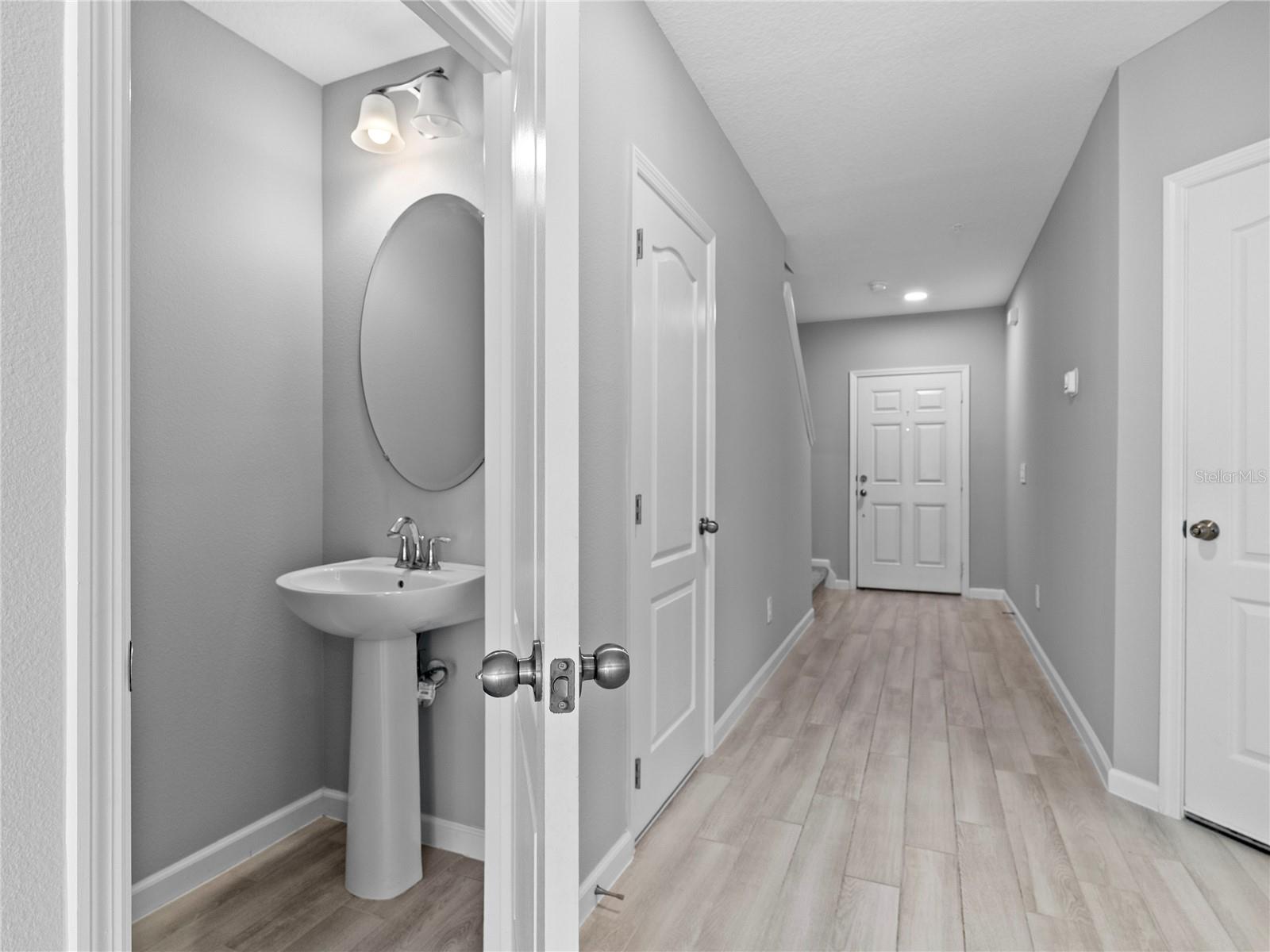 Image 11 of 34 For 463 Cape Honeysuckle Place