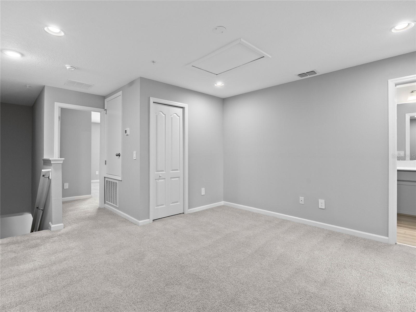 Image 15 of 34 For 463 Cape Honeysuckle Place