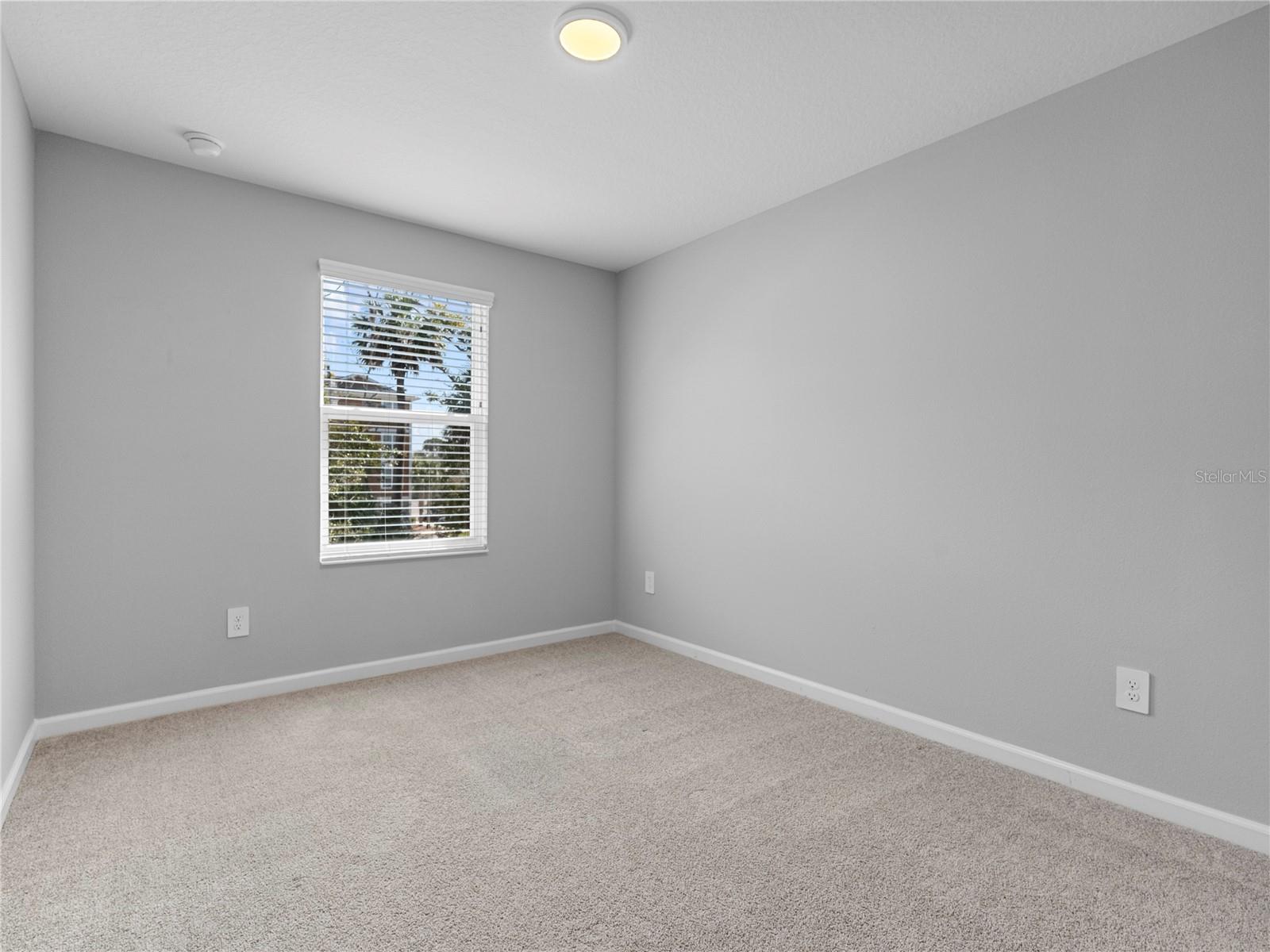 Image 17 of 34 For 463 Cape Honeysuckle Place