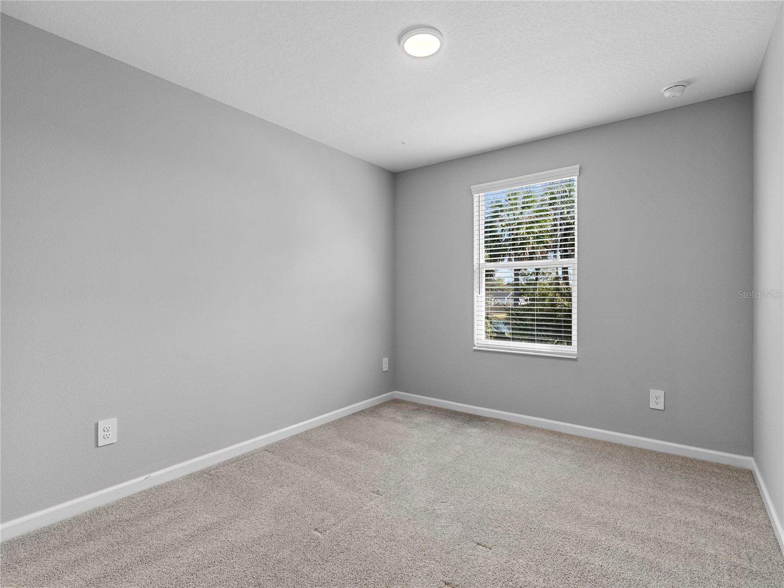 Image 19 of 34 For 463 Cape Honeysuckle Place