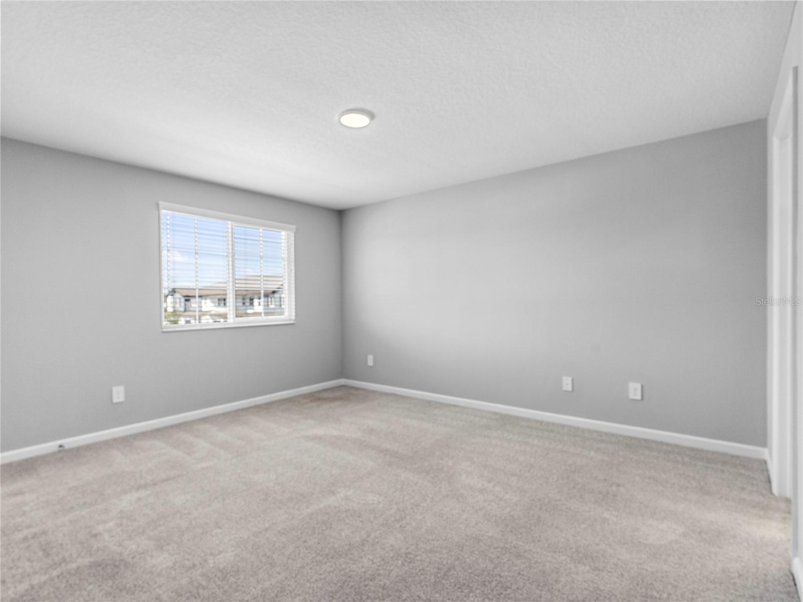 Image 23 of 34 For 463 Cape Honeysuckle Place