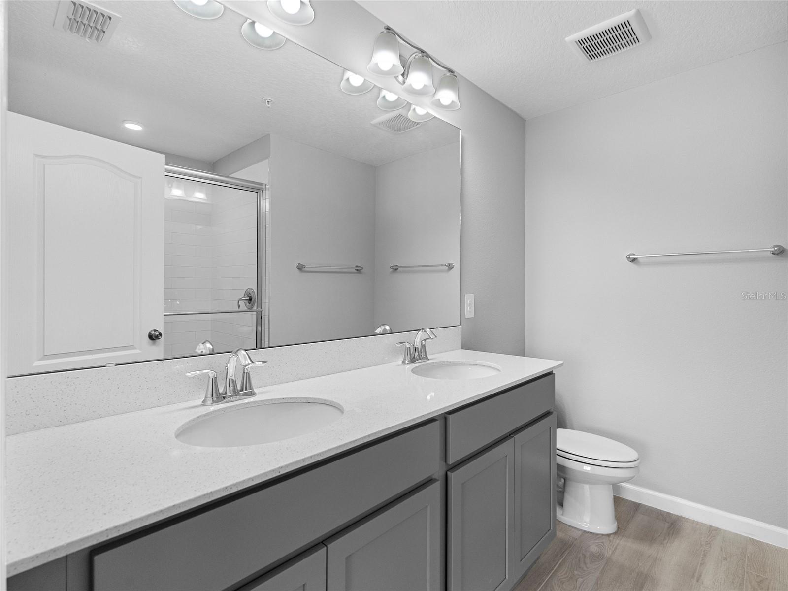 Image 26 of 34 For 463 Cape Honeysuckle Place