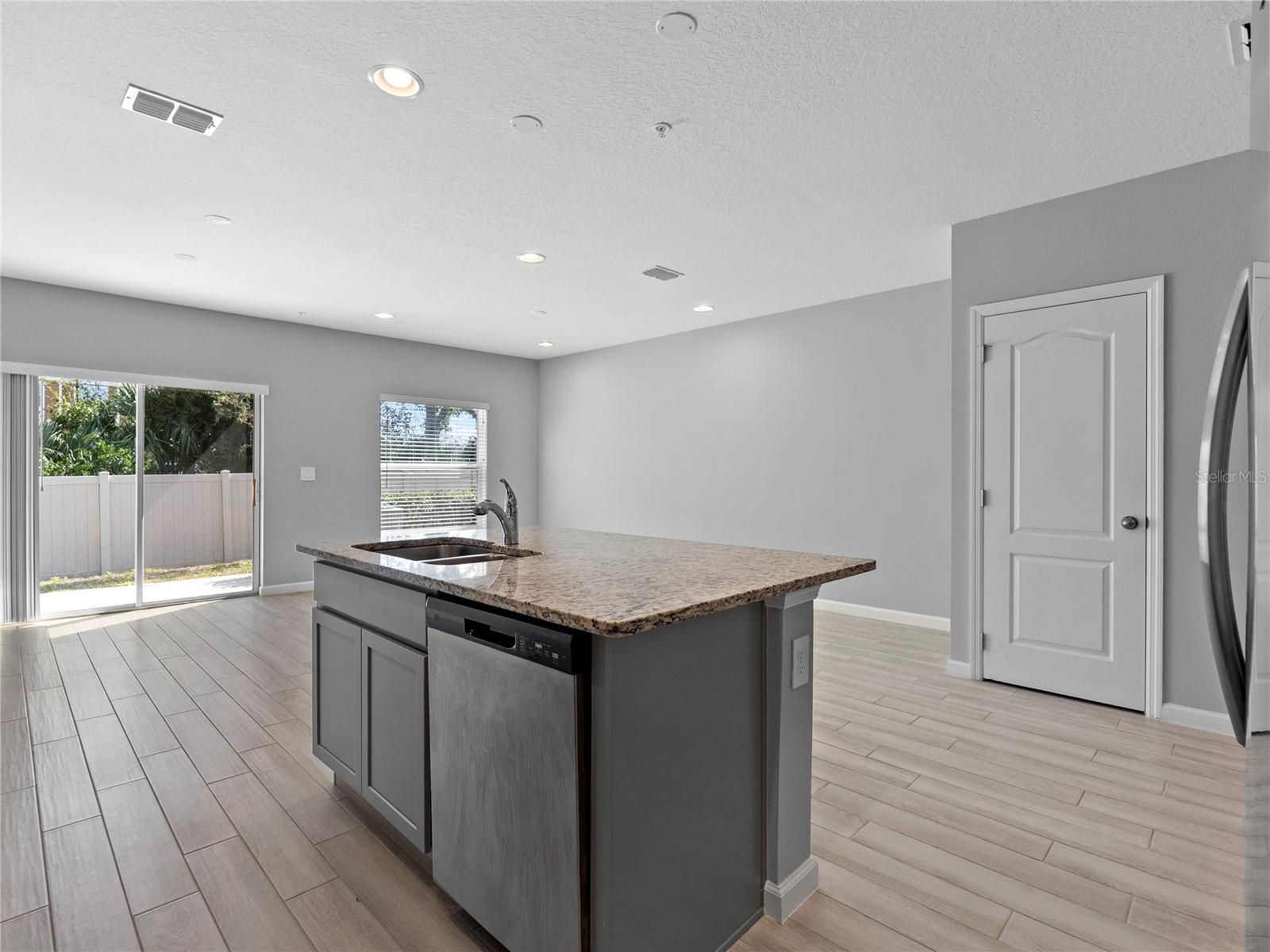 Image 8 of 34 For 463 Cape Honeysuckle Place