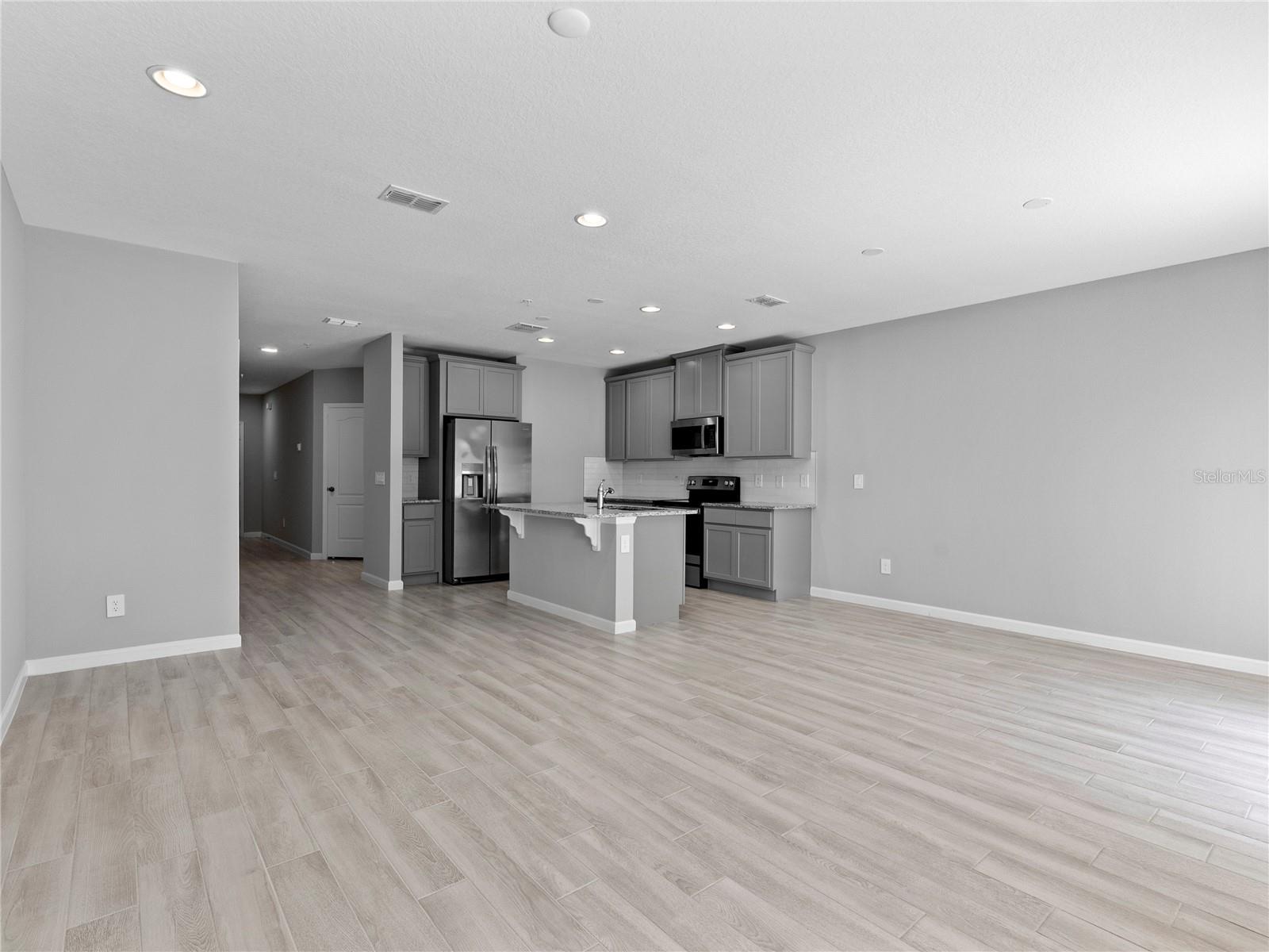 Image 9 of 34 For 463 Cape Honeysuckle Place