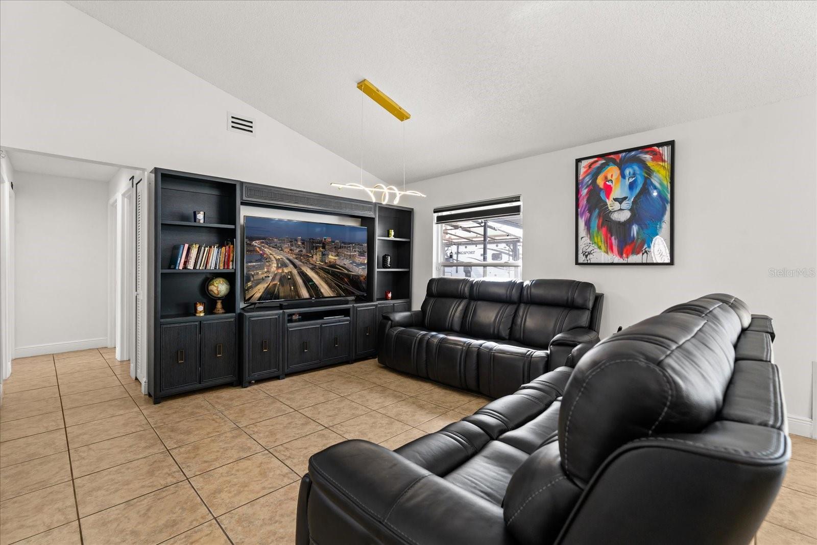 Image 5 of 34 For 2602 Birchwood Avenue