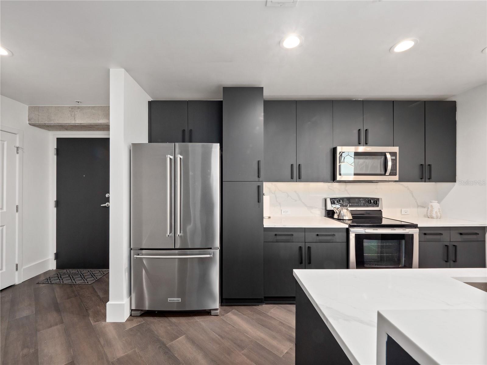 Image 11 of 46 For 155 Court Avenue 1001