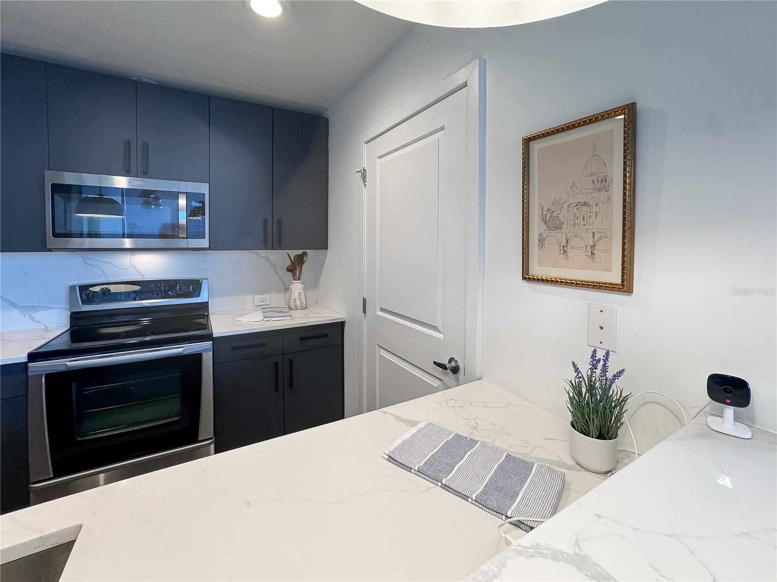 Image 12 of 46 For 155 Court Avenue 1001