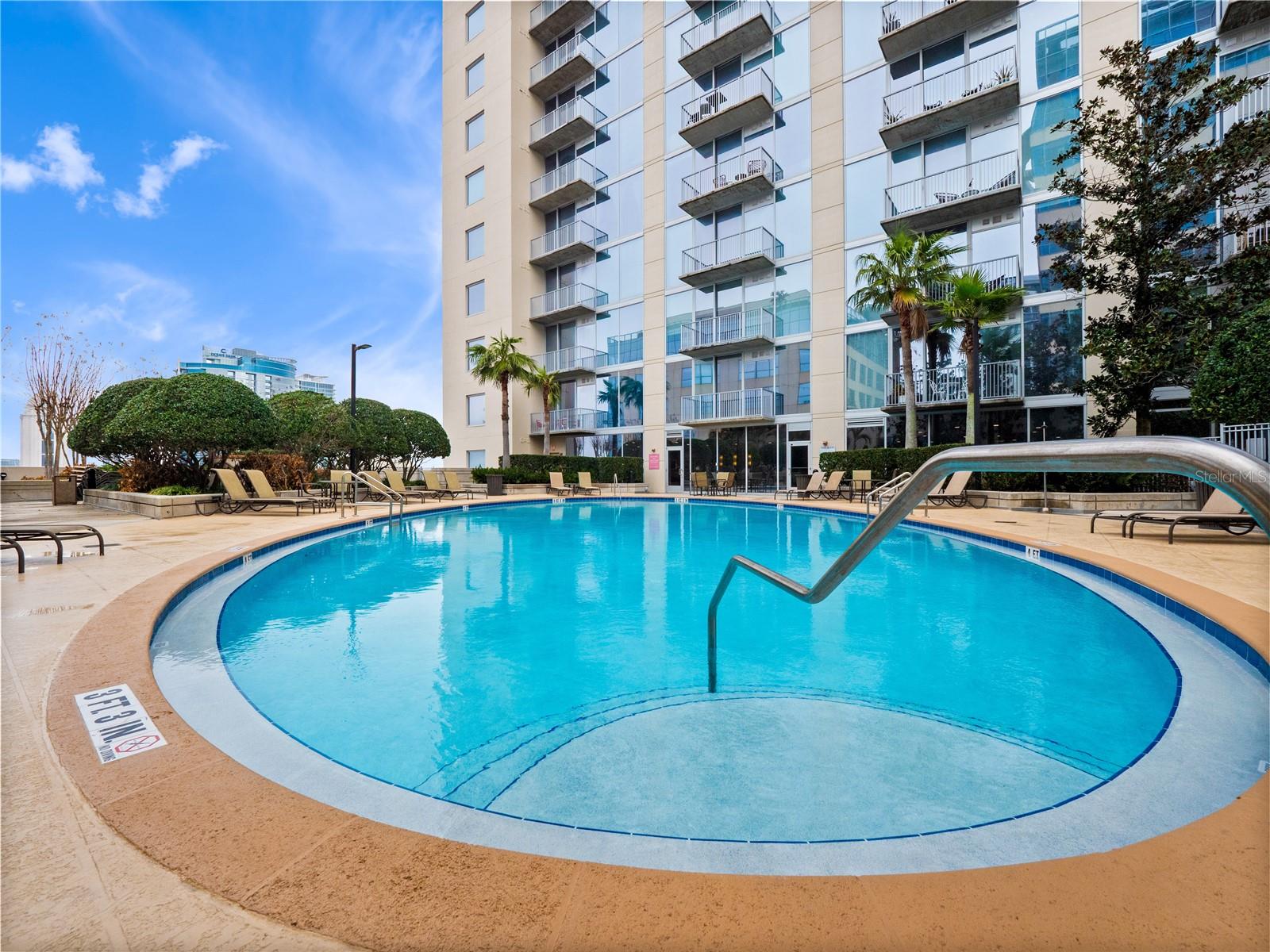 Image 18 of 46 For 155 Court Avenue 1001