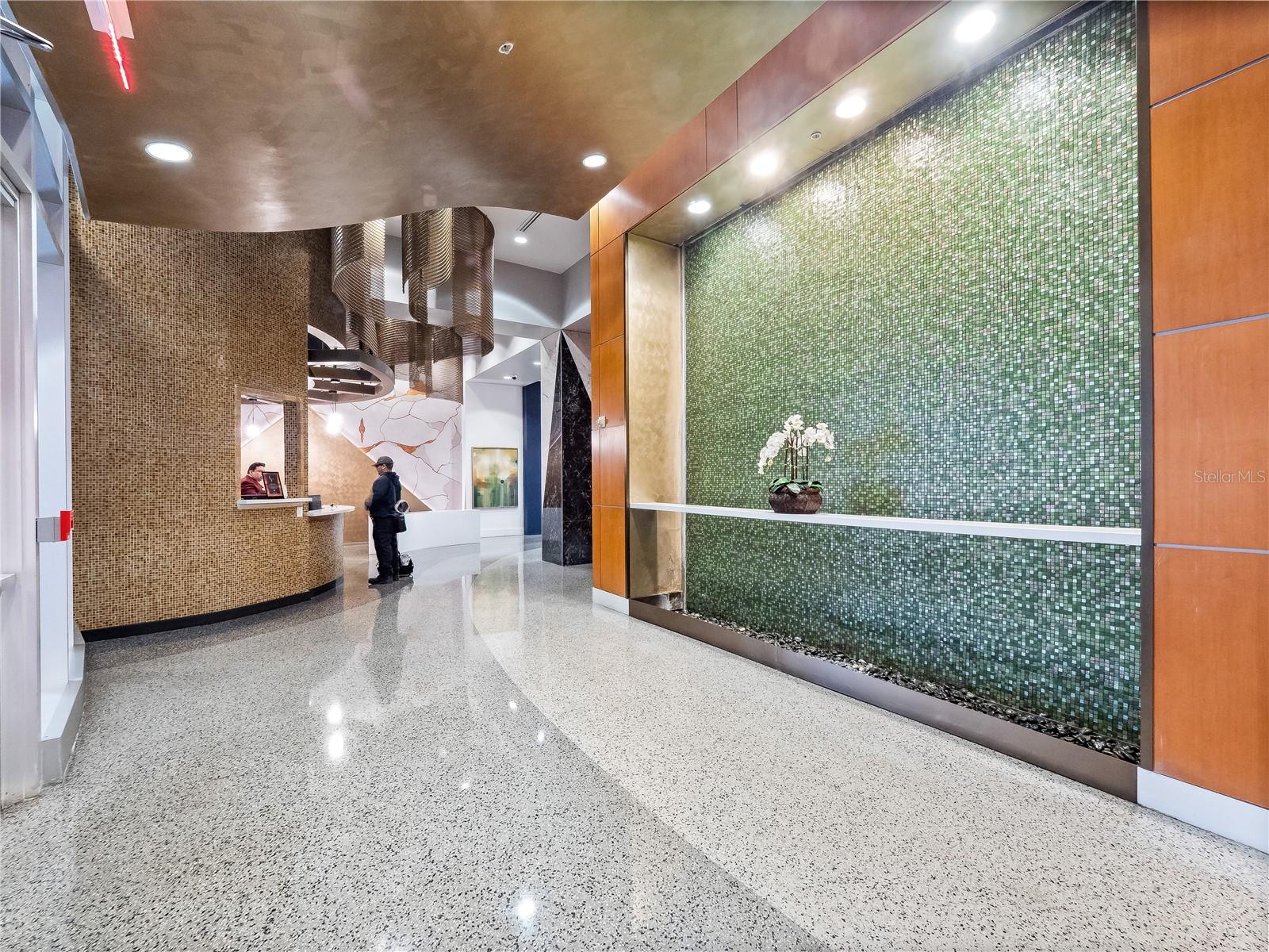 Image 20 of 46 For 155 Court Avenue 1001