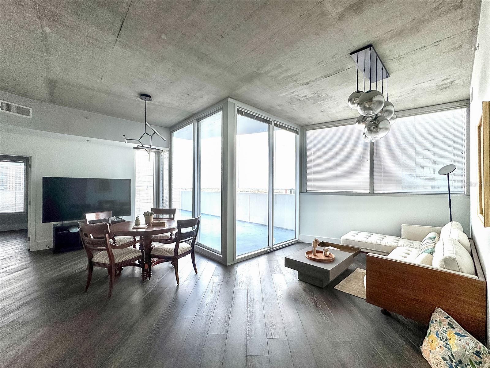 Image 25 of 46 For 155 Court Avenue 1001