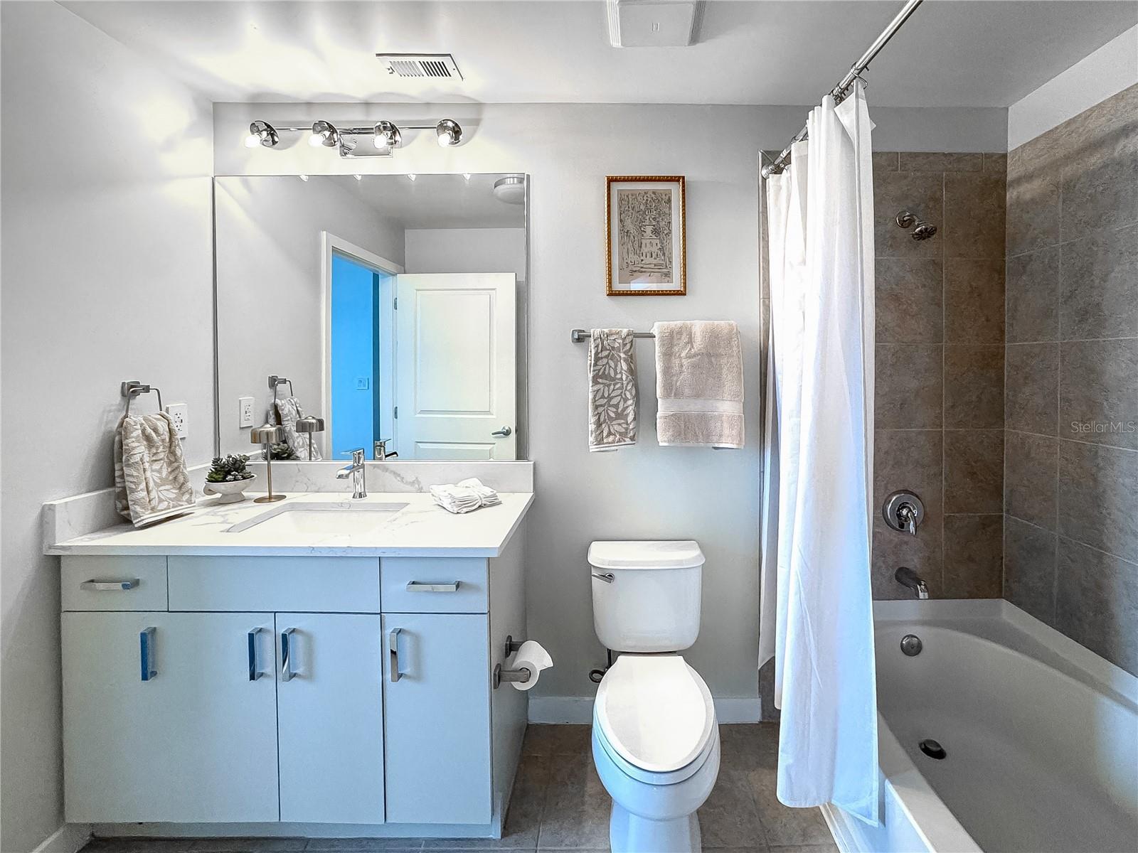 Image 37 of 46 For 155 Court Avenue 1001