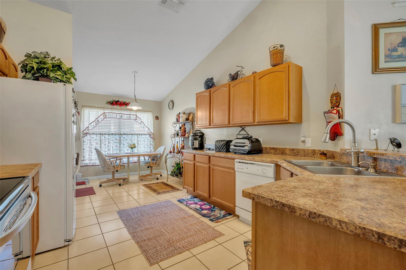 Image 10 of 34 For 170 Thornbury Drive