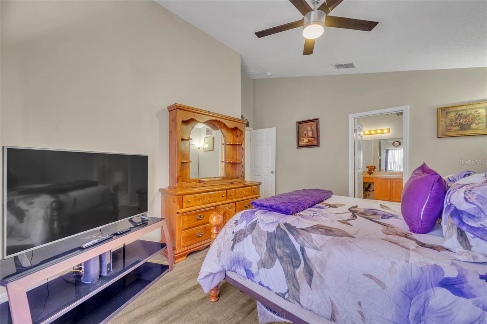 Image 21 of 34 For 170 Thornbury Drive