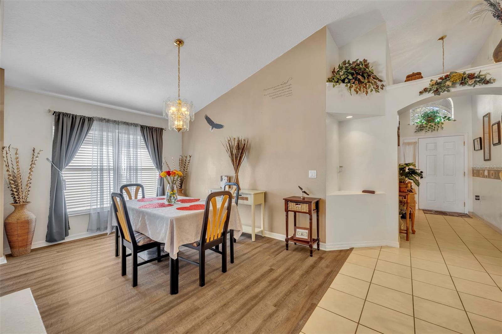 Image 7 of 34 For 170 Thornbury Drive