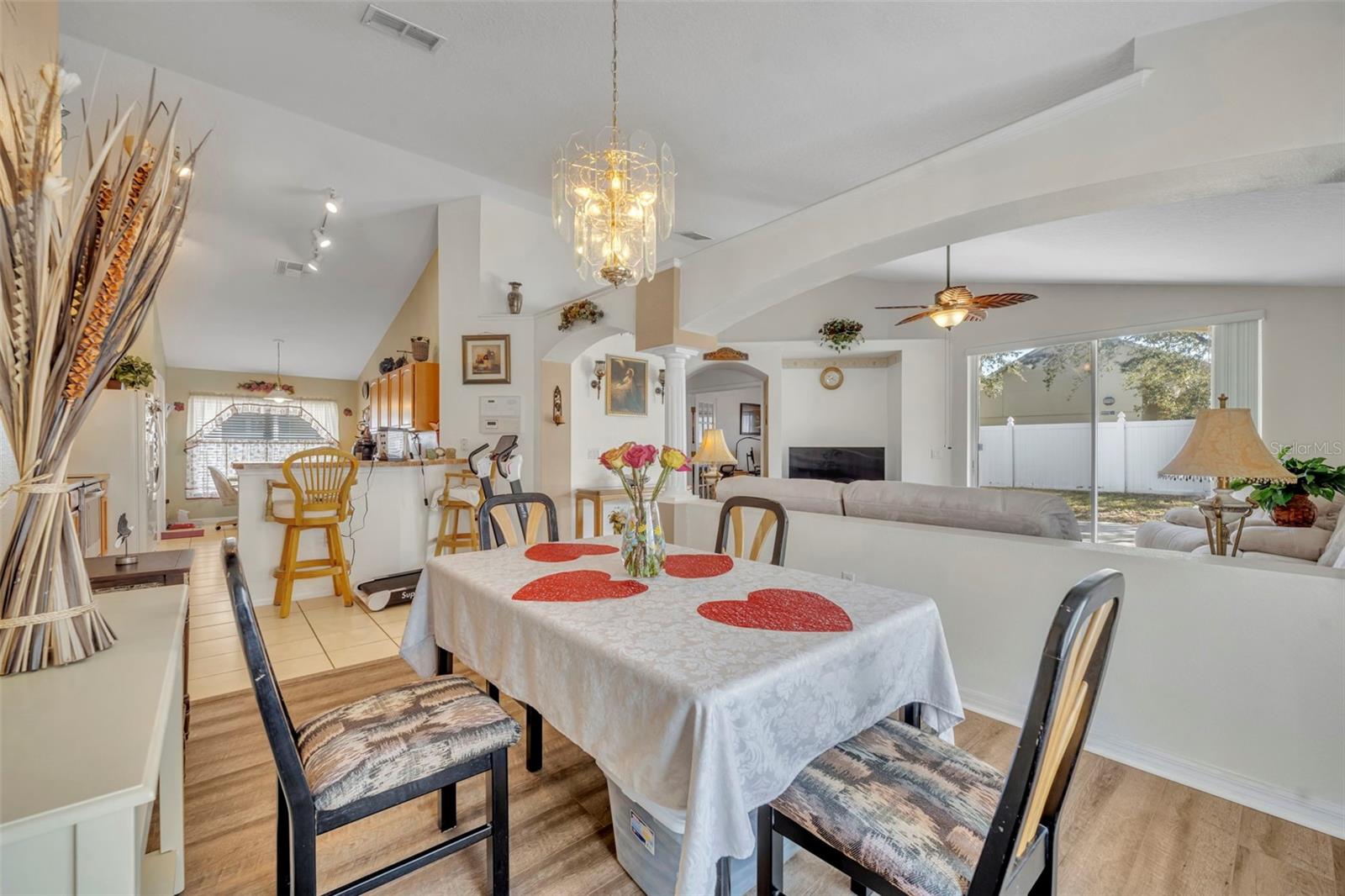 Image 8 of 34 For 170 Thornbury Drive