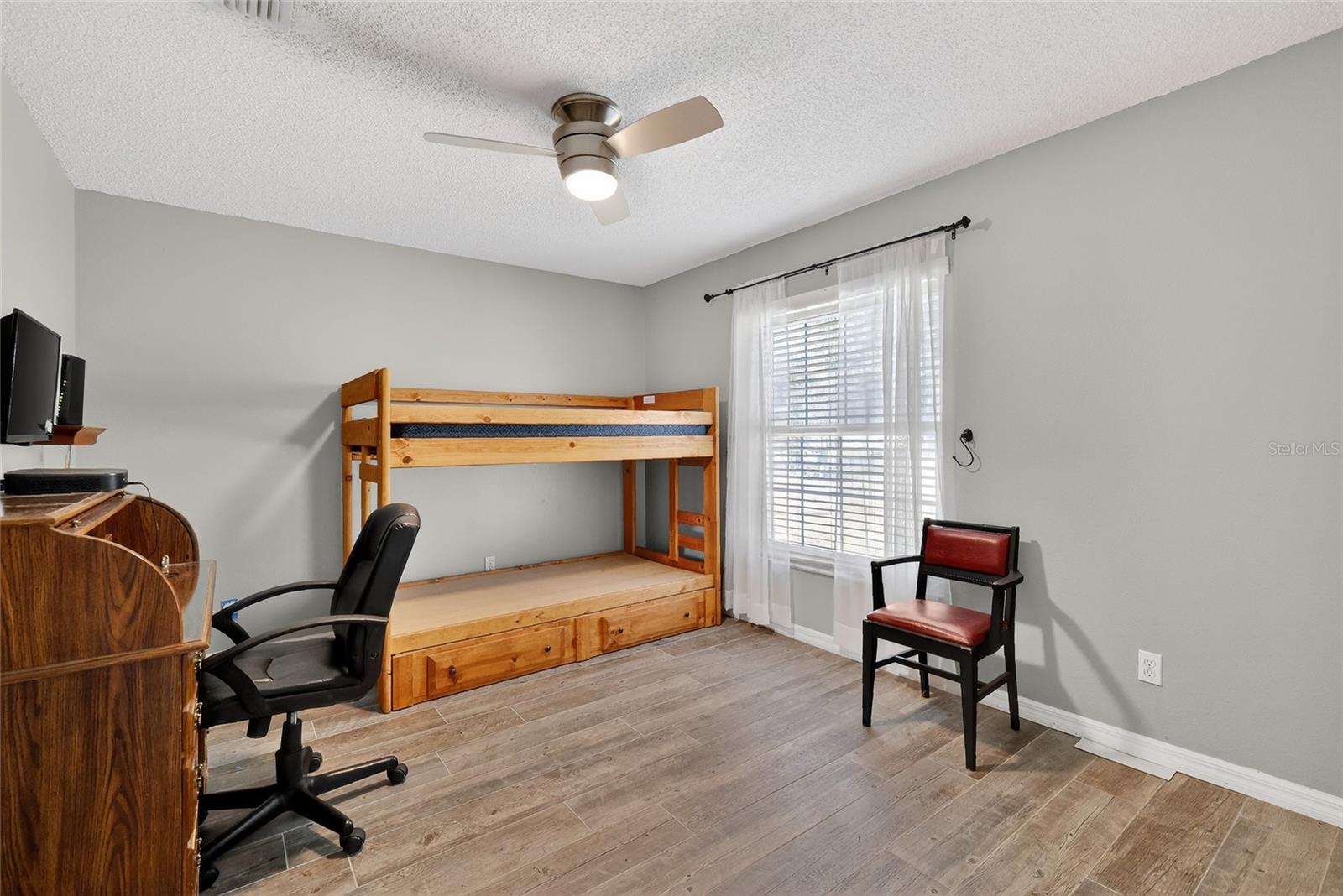 Image 11 of 31 For 2212 Lake Pointe Circle