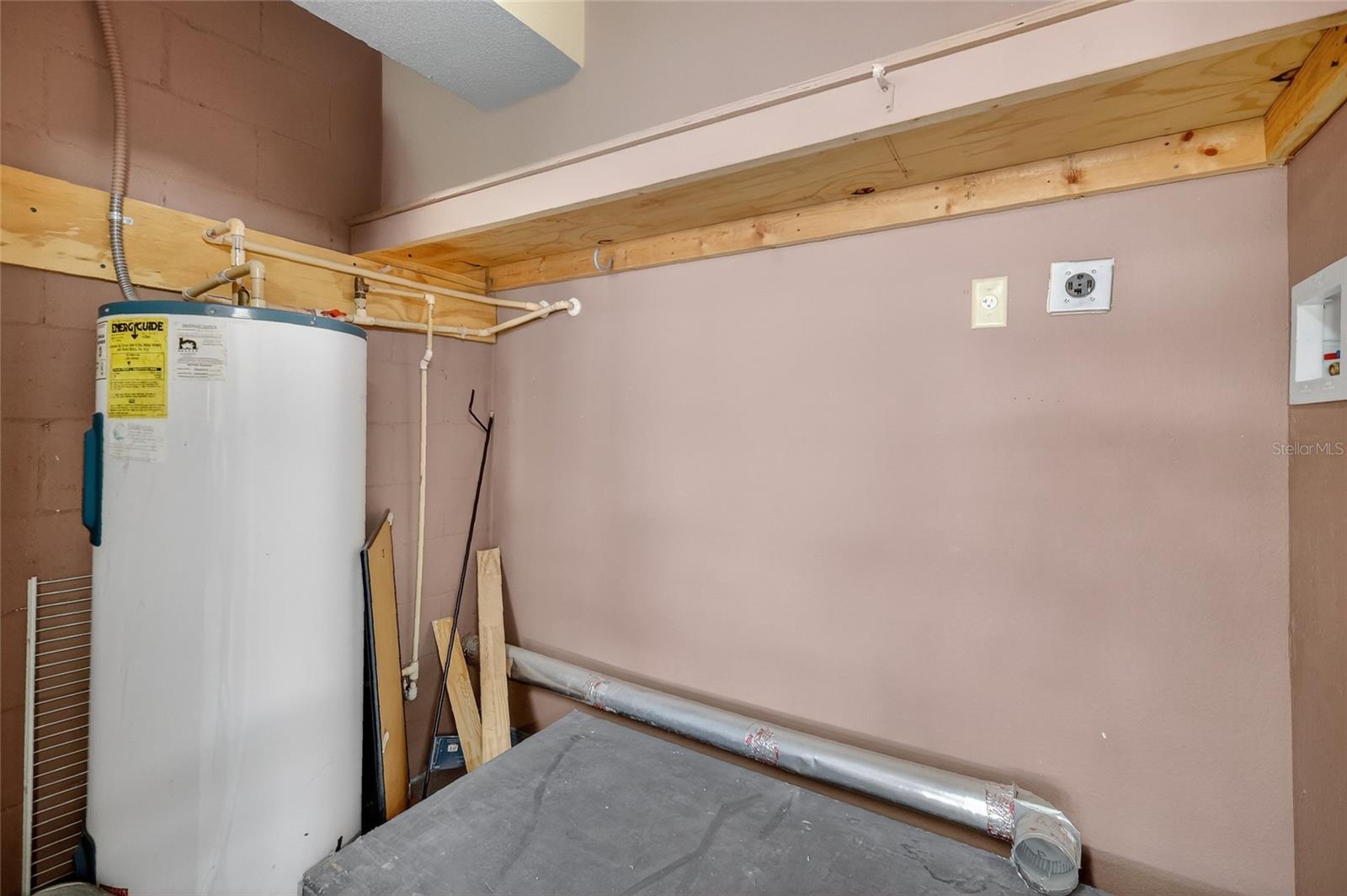 Image 14 of 31 For 2212 Lake Pointe Circle