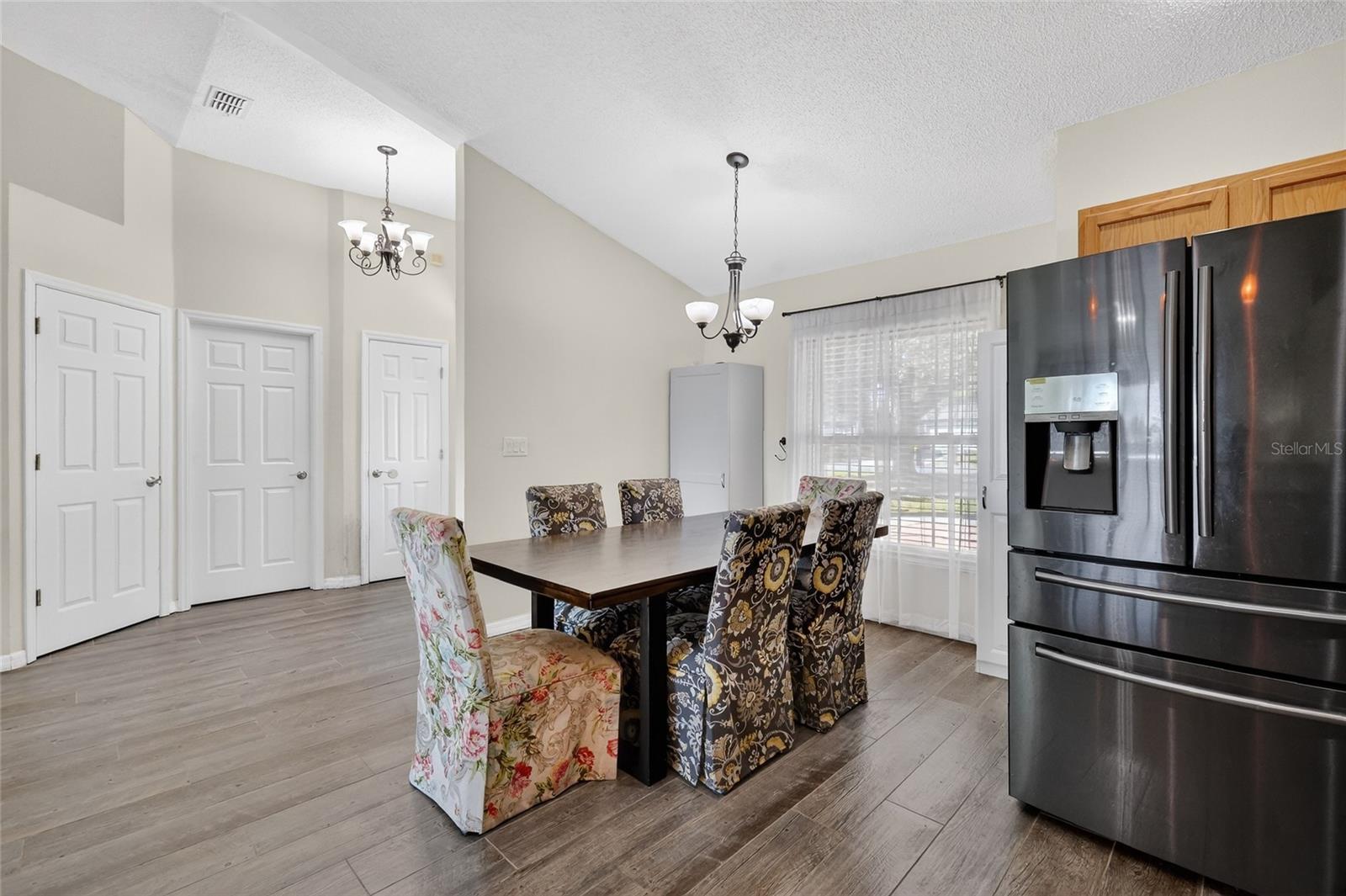 Image 24 of 31 For 2212 Lake Pointe Circle