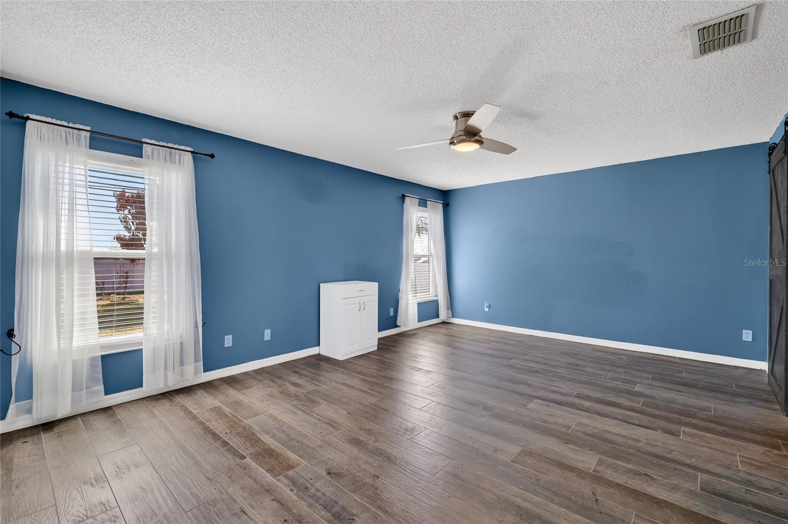 Image 4 of 31 For 2212 Lake Pointe Circle