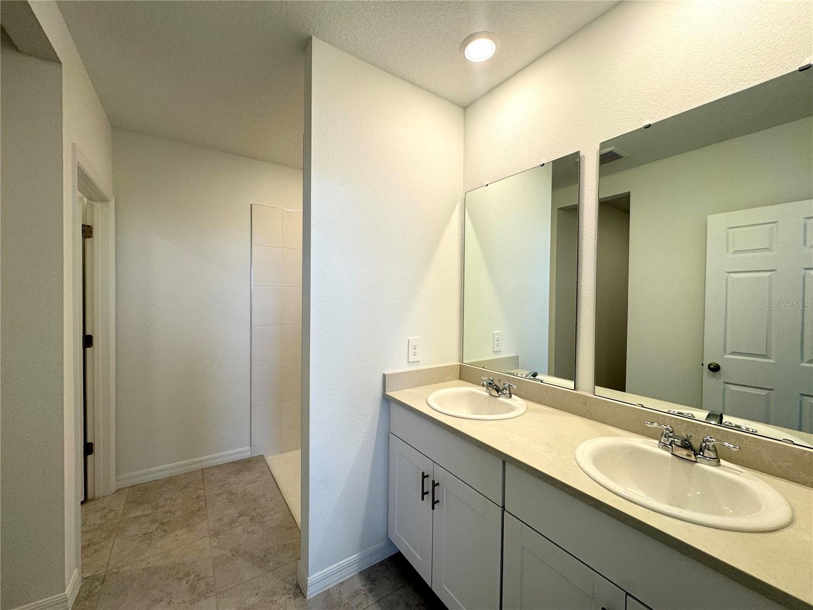 Image 16 of 29 For 3201 Viceroy Court