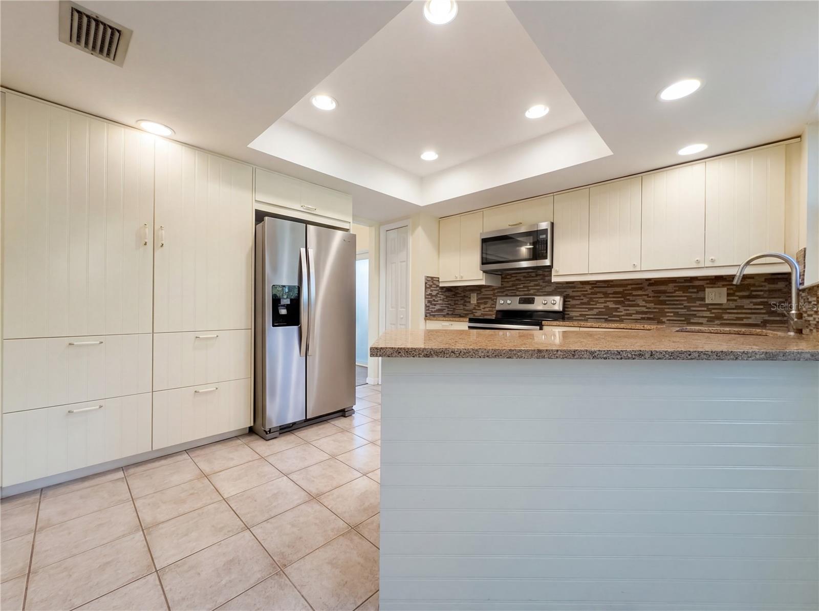 Image 11 of 28 For 16116 Gardendale Drive