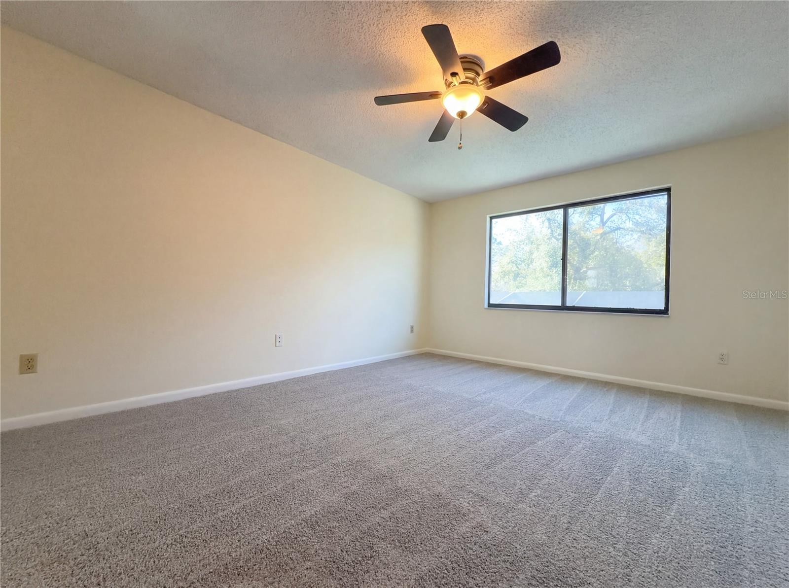 Image 22 of 28 For 16116 Gardendale Drive