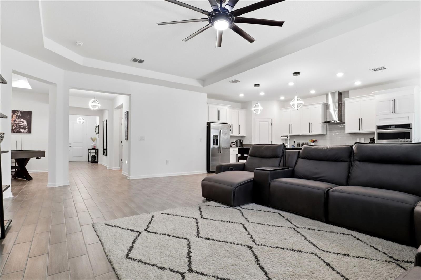 Image 10 of 68 For 6286 Lakepine Street