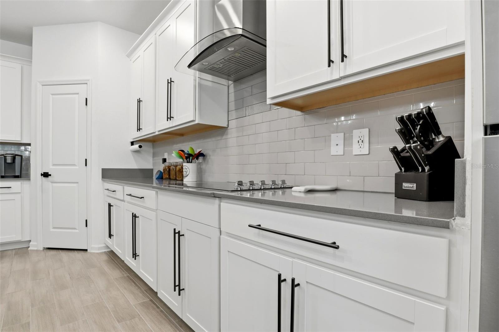 Image 14 of 68 For 6286 Lakepine Street