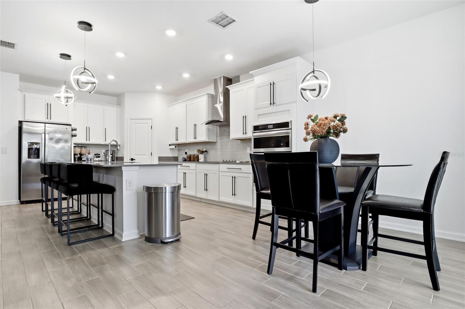 Image 17 of 68 For 6286 Lakepine Street