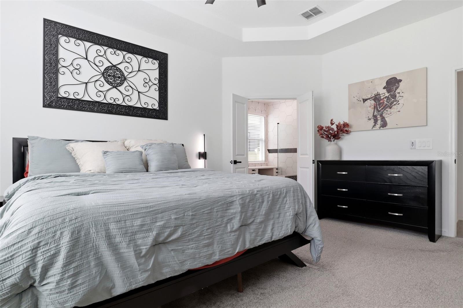 Image 23 of 68 For 6286 Lakepine Street