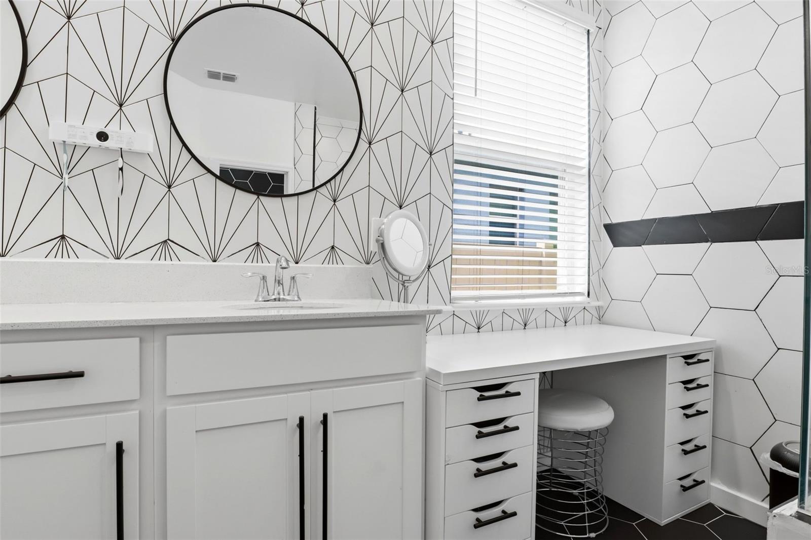 Image 27 of 68 For 6286 Lakepine Street