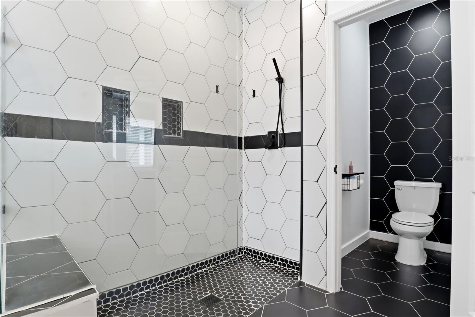 Image 29 of 68 For 6286 Lakepine Street