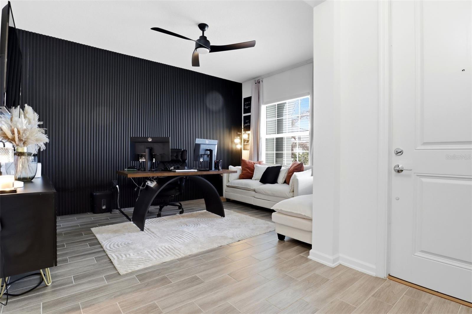 Image 33 of 68 For 6286 Lakepine Street