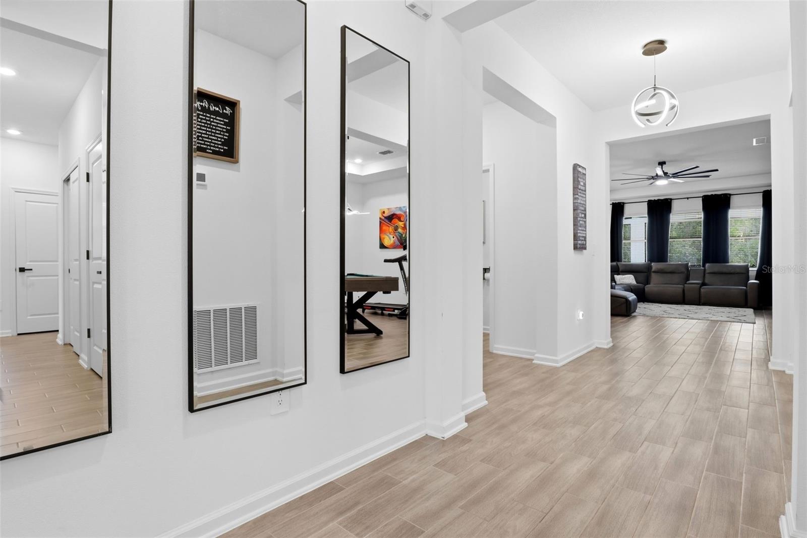 Image 4 of 68 For 6286 Lakepine Street