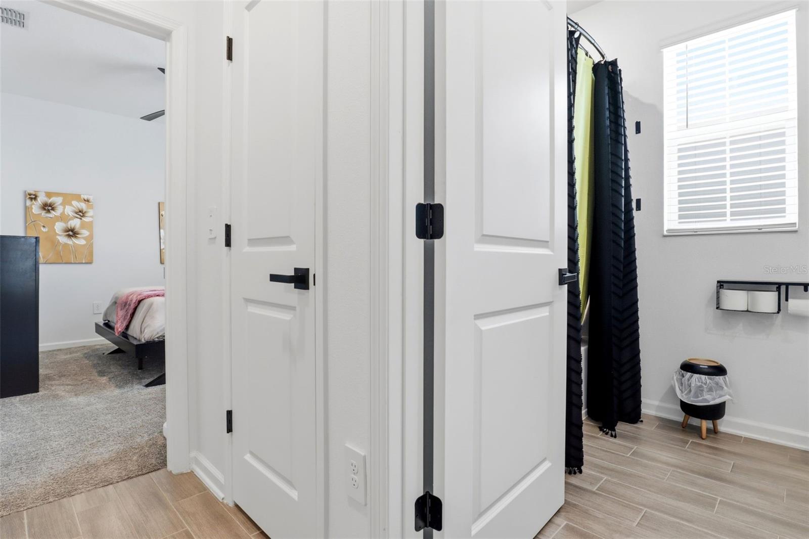 Image 43 of 68 For 6286 Lakepine Street