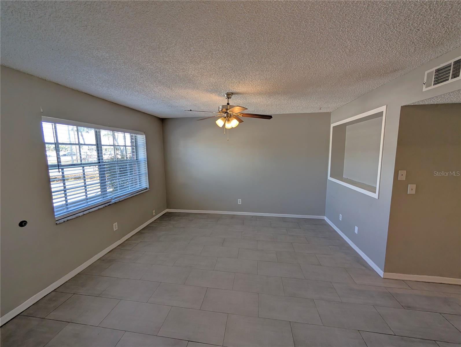 Listing photo id 0 for 6415 Roberts Avenue 103