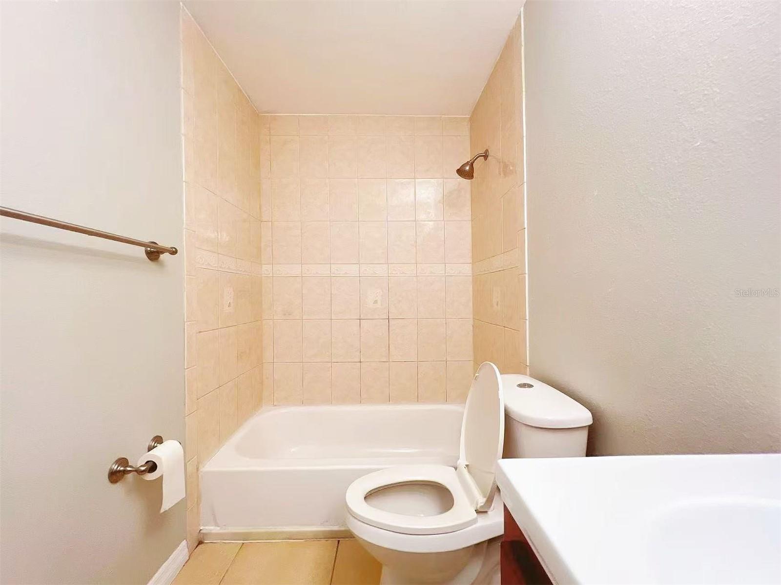 Image 9 of 17 For 3008 Parkway Boulevard 306