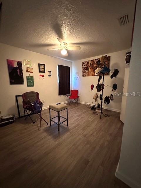 Image 6 of 11 For 4628 Suray Avenue