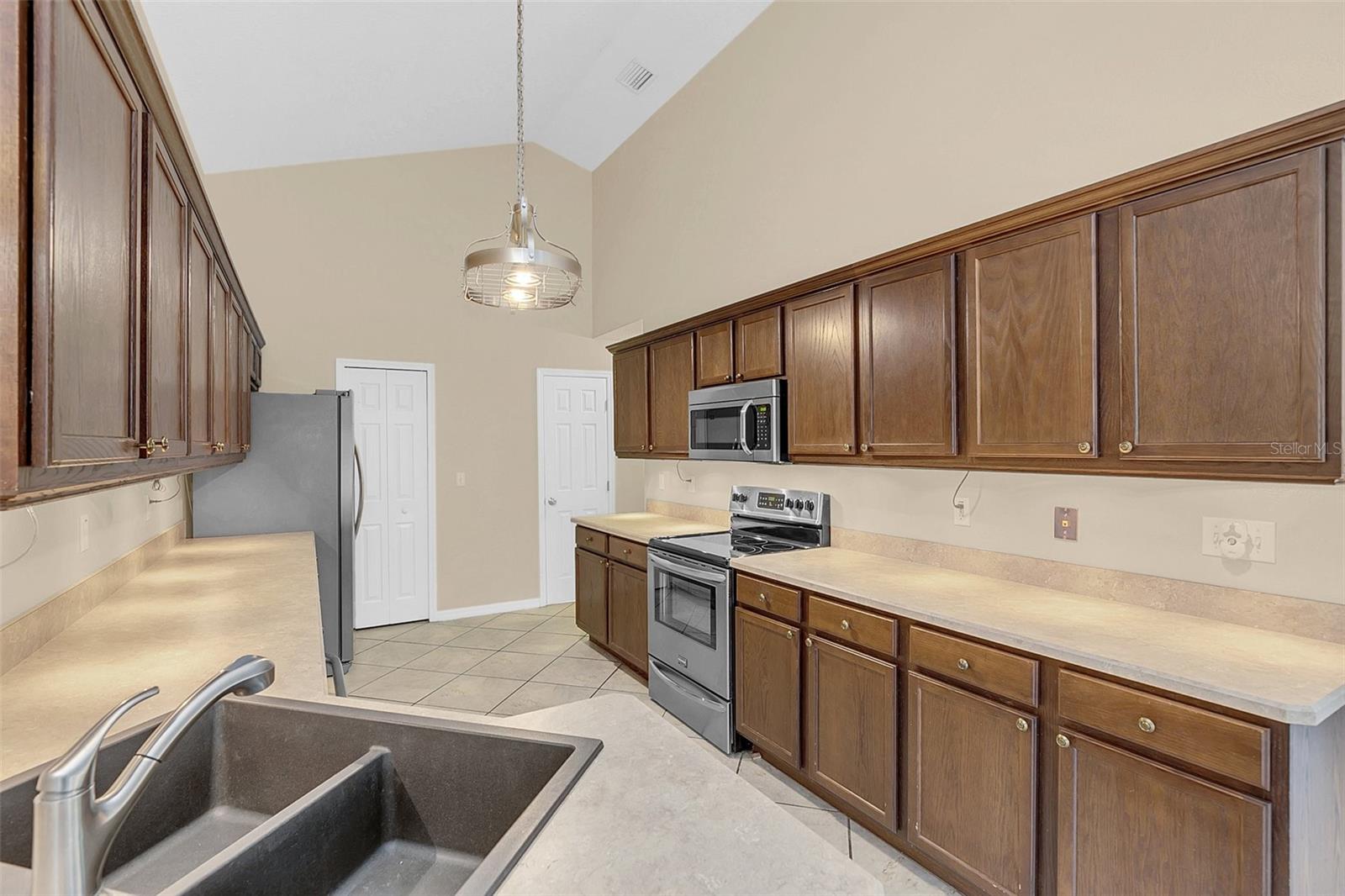 Image 12 of 32 For 1422 Saffron Trail