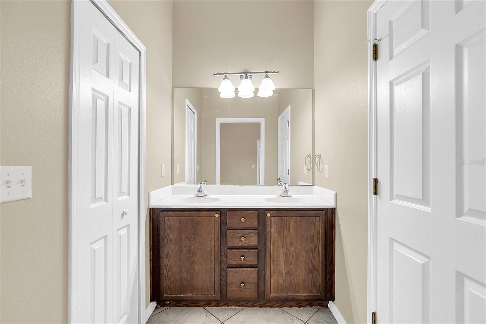 Image 25 of 32 For 1422 Saffron Trail