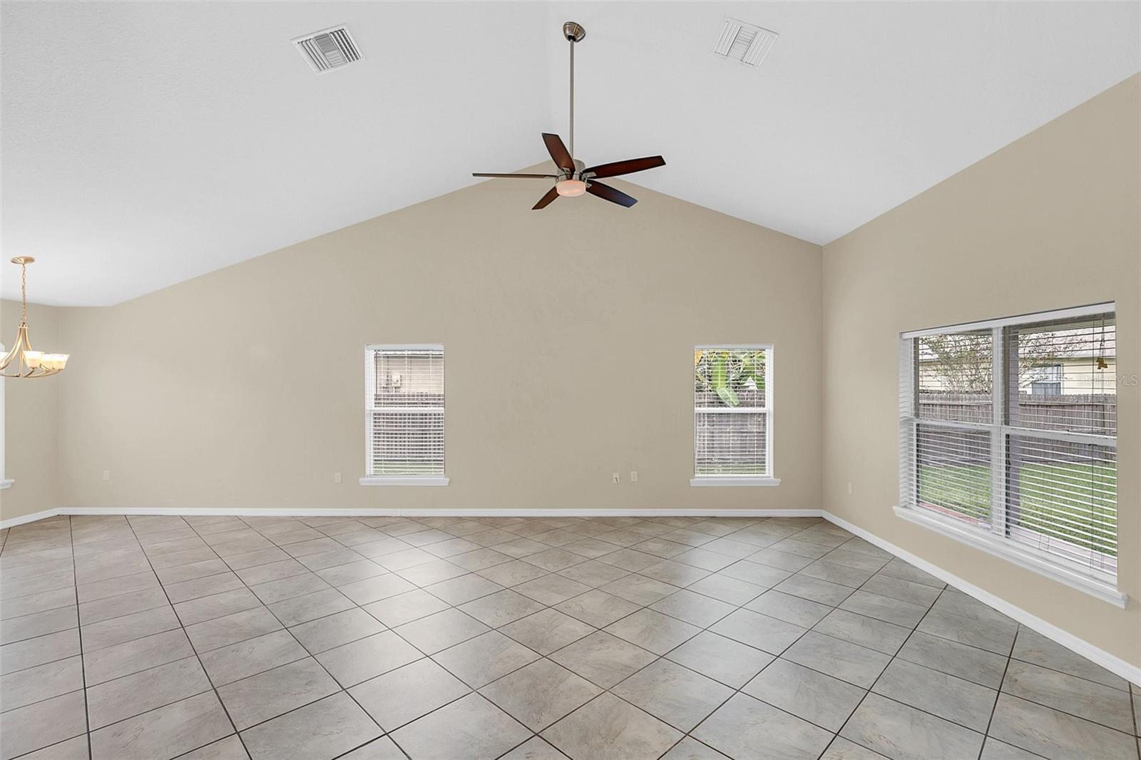 Image 6 of 32 For 1422 Saffron Trail