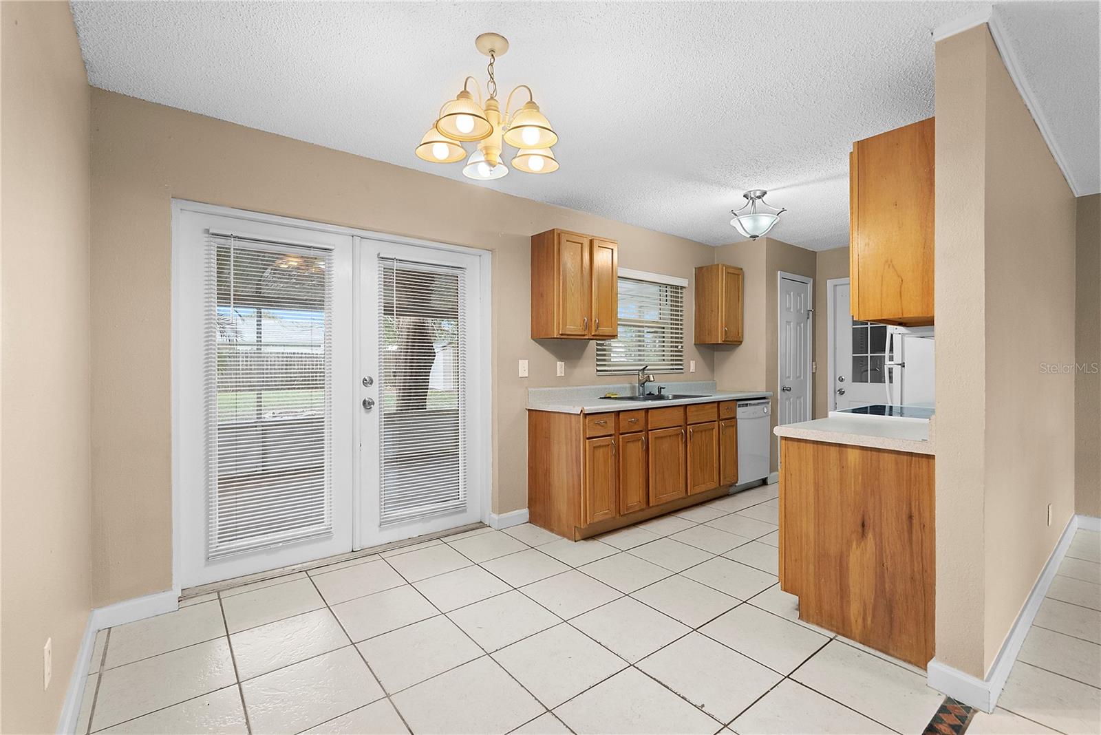 Image 11 of 26 For 102 Camphorwood Court