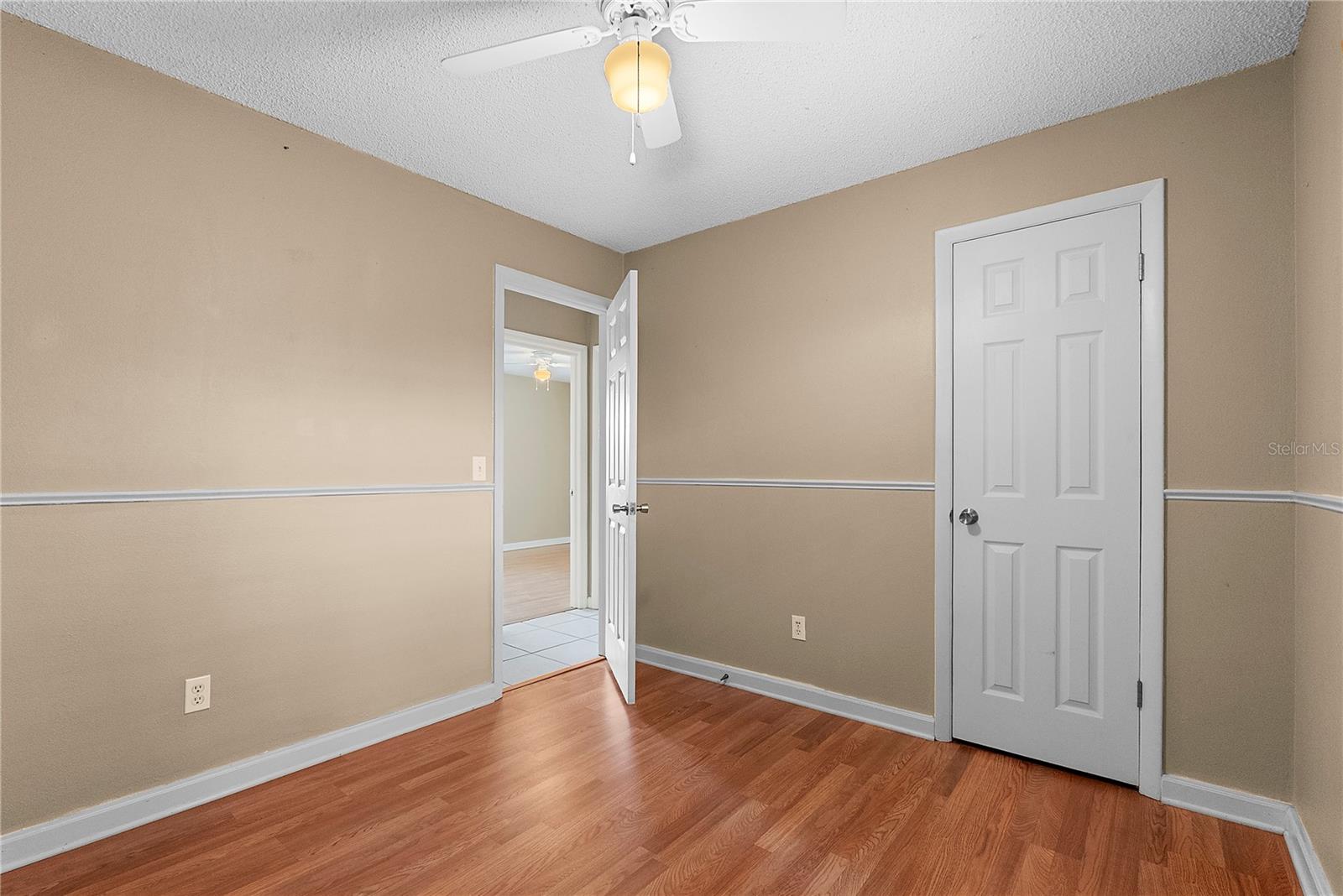 Image 18 of 26 For 102 Camphorwood Court