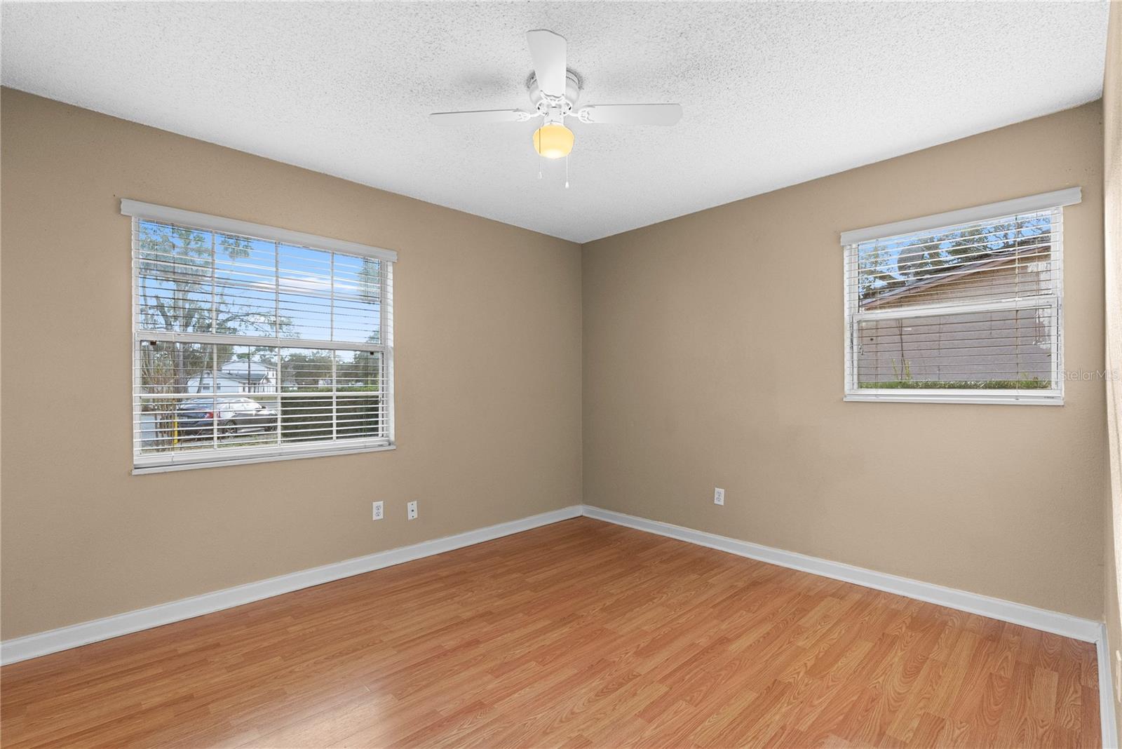 Image 21 of 26 For 102 Camphorwood Court