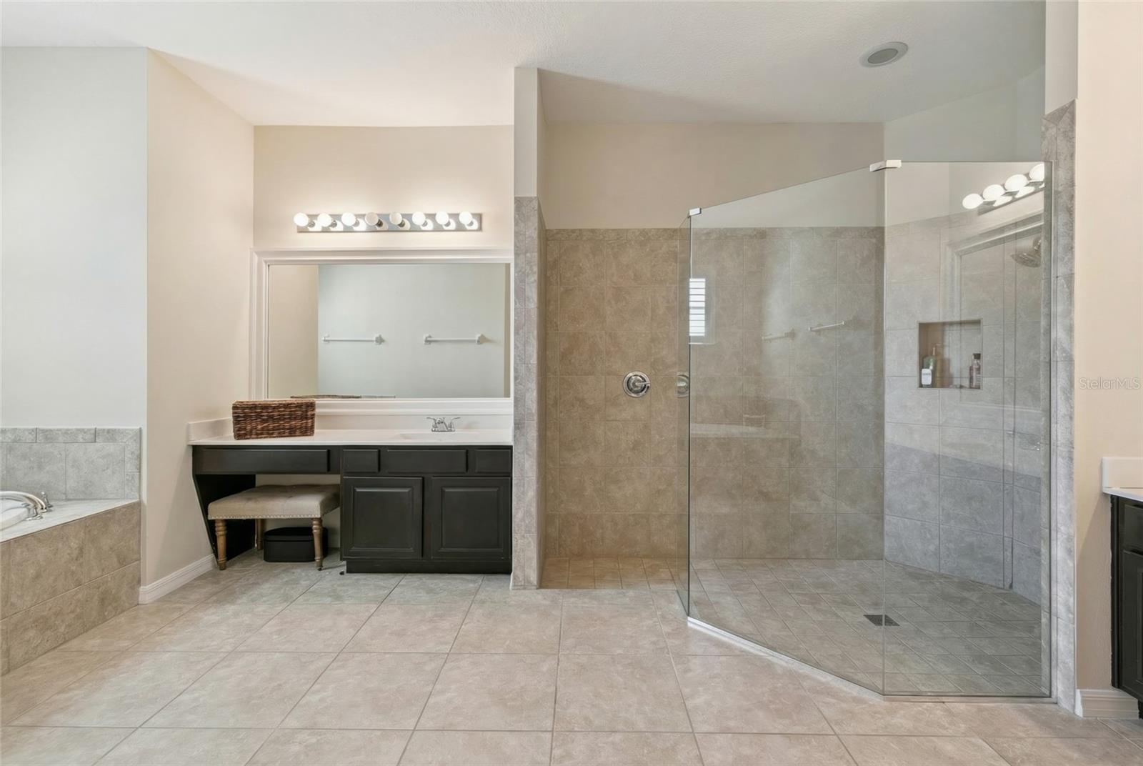 Image 21 of 43 For 3405 Burberry Place