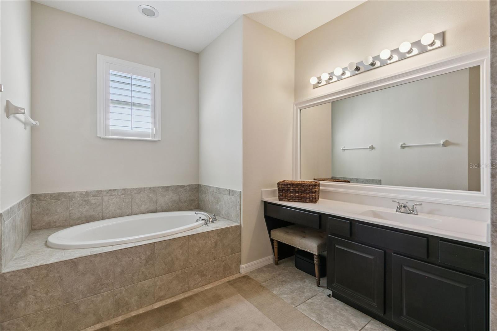 Image 23 of 43 For 3405 Burberry Place