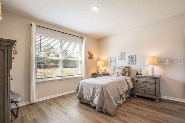 Image 13 of 22 For 593 Broadoak Drive