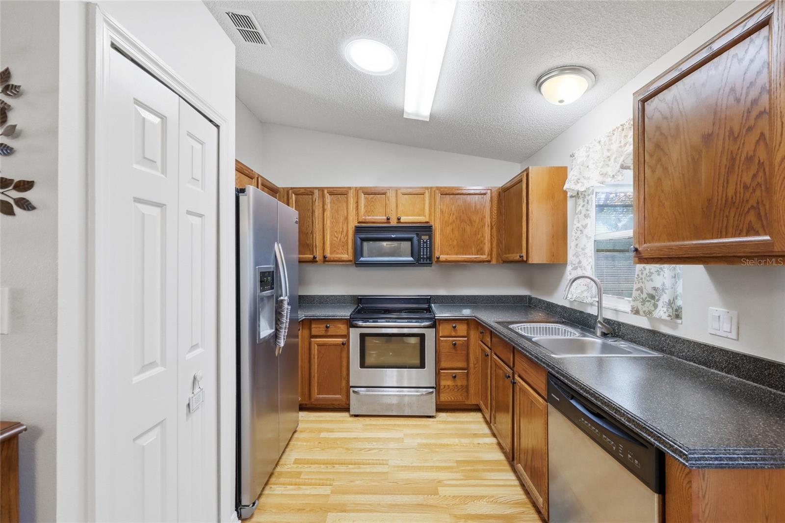 Image 13 of 38 For 5062 El Destino Drive